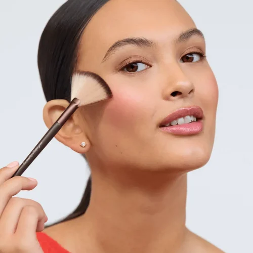 47827 Oriflame – Cọ tán phấn bắt sáng Oriflame Featherlight Highlighter Brush tán phấn hoàn hảo – 16cm 3 cách sử dụng cọ tán phấn bắt sáng oriflame 47827